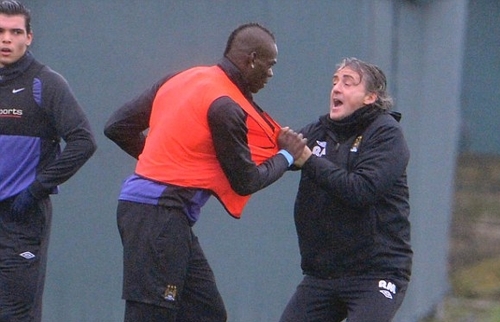 mario balotelli_roberto mancini.jpg